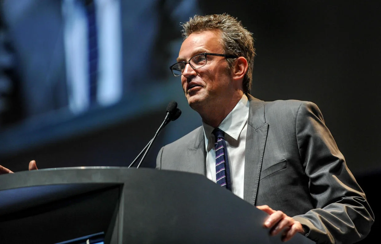 Matthew Perry phát biểu