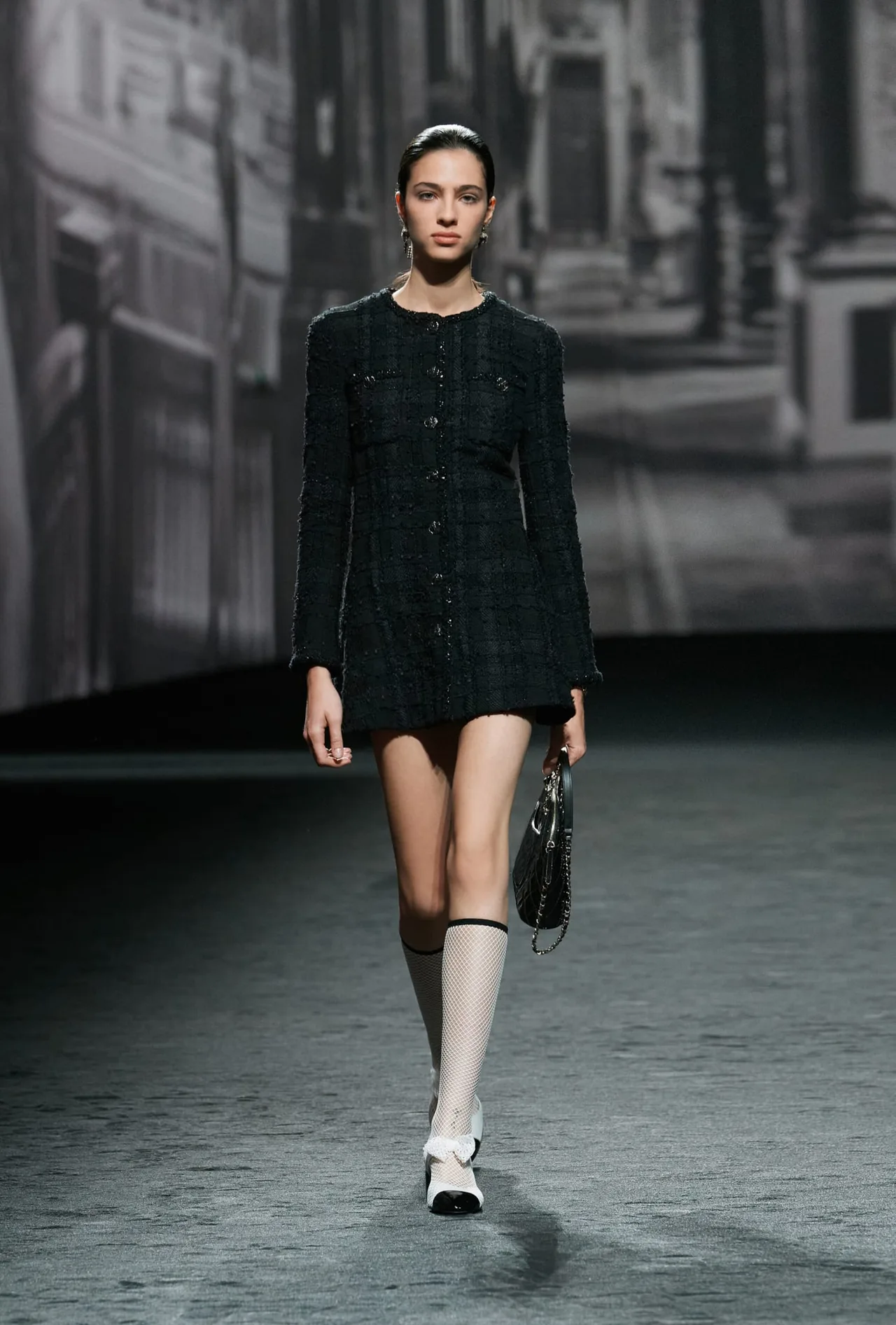 CHANEL Xuân Hè 2023 Ready to Wear look 2