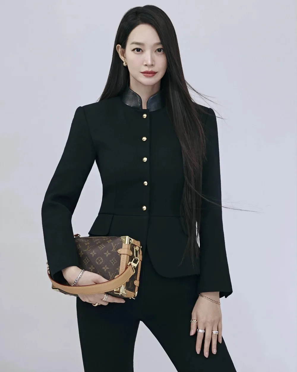 Shin Min-ah trở thành đại sứ thương hiệu của Louis Vuitton.