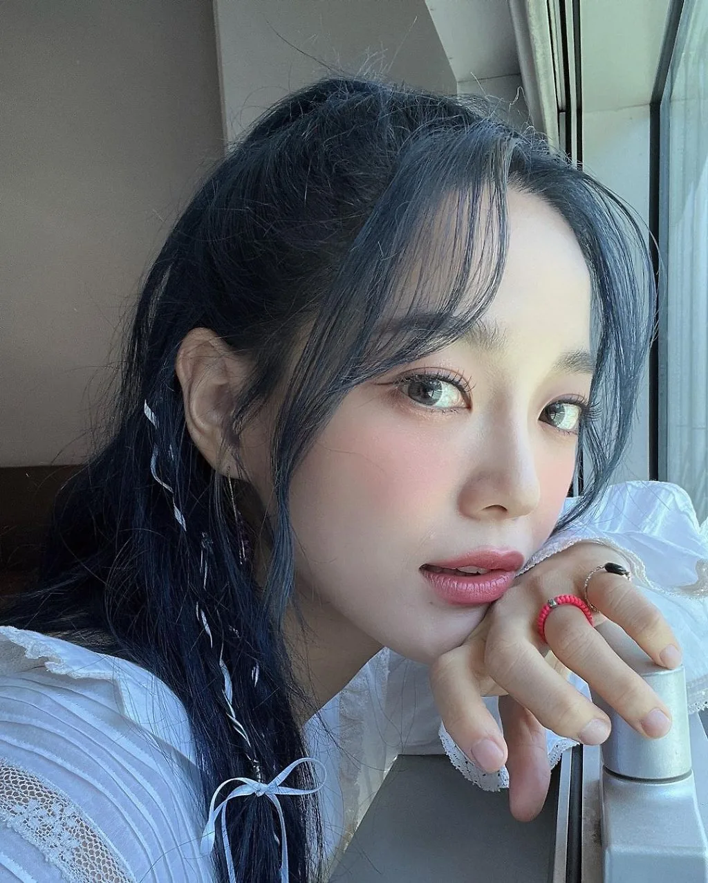 Vẻ đẹp nhẹ nhàng của Kim Sejeong. Vẻ đẹp nhẹ nhàng của Kim Sejeong.