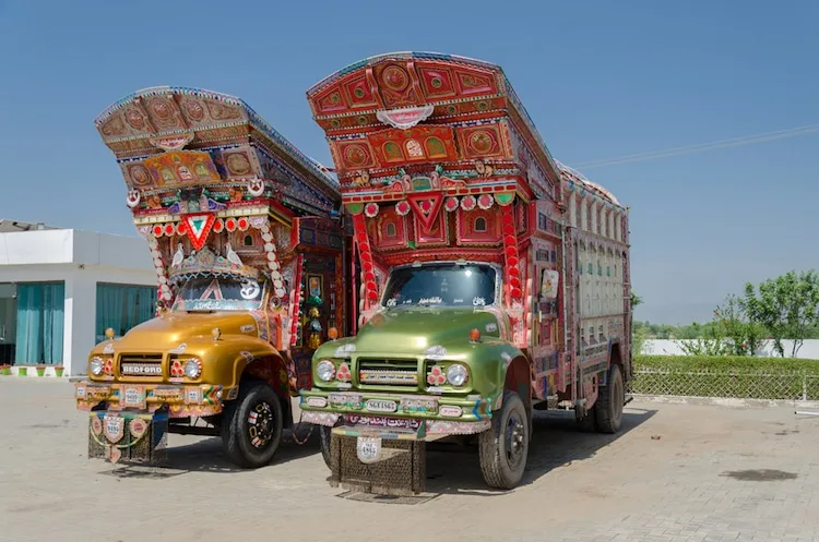 xe tải leng keng ở Pakistan 1