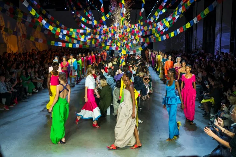 người mẫu cỡ lớn Prabal Gurung người mẫu cỡ lớn Prabal Gurung
