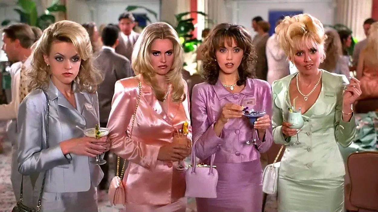 Thời trang retro Phim Romy and Michele’s High School Reunion