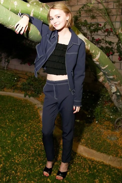 Nàng thơ Lily-Rose Depp với phong cách thời trang đáng ngưỡng mộ Nàng thơ Lily-Rose Depp với phong cách thời trang đáng ngưỡng mộ