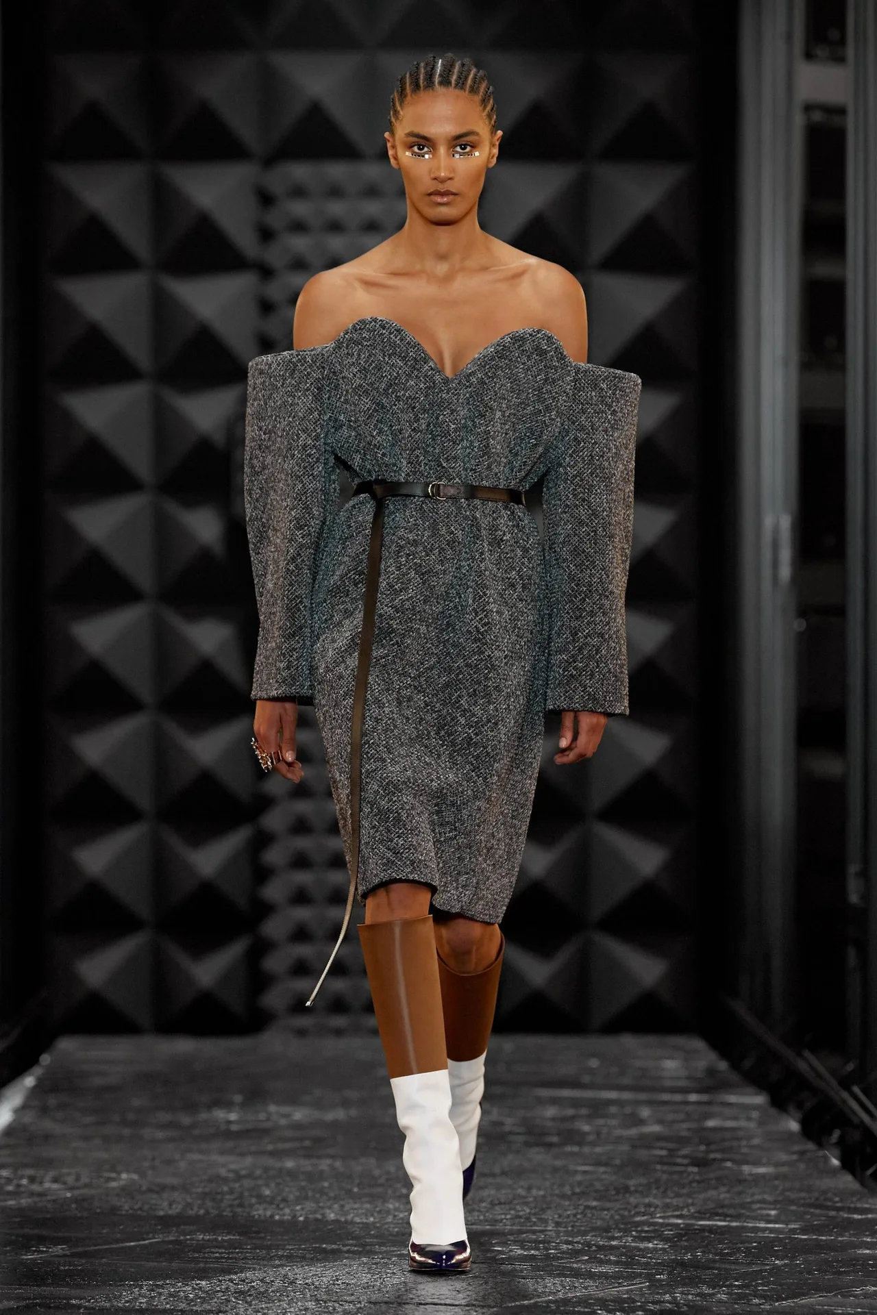 00006-louis-vuitton-fall-2023-ready-to-wear-credit-gorunway